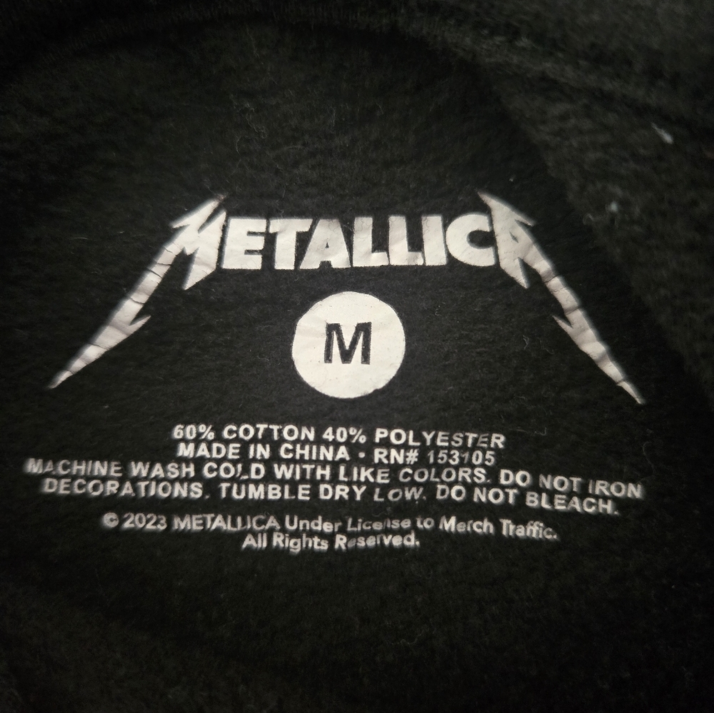 Metallica Black Graphic Hooded Sweatshirt with Purple Skull Design - Picture 4 of 5